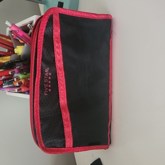 ✏️ Set of 4 pencil cases - Picture 8 of 9